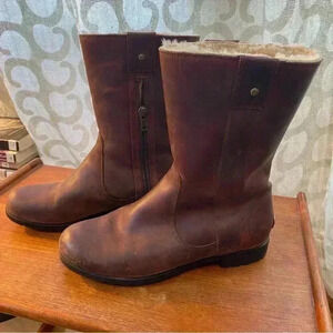 Ugg "Burrough" #1001993 Brown Leather Side Zip Sheepskin Boot, Sz 8